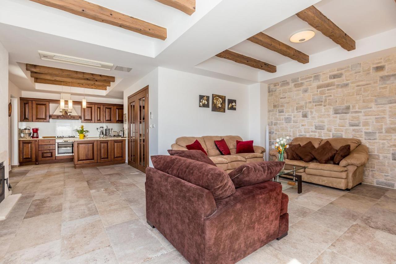 Villa Lurda Linardici Krk ภายนอก รูปภาพ